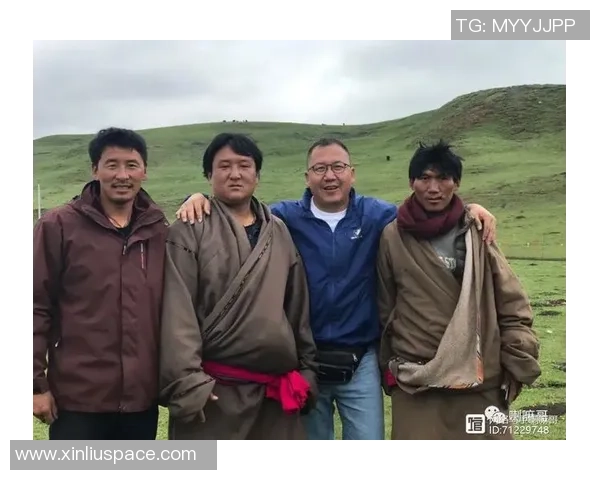 足球明星感人送别瞬间集锦视频回顾情感与荣耀交织的美好时刻
