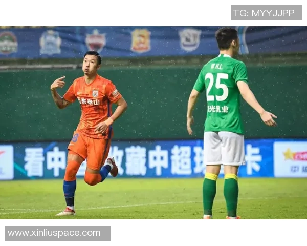 重庆足球队以77分领跑奥运会积分榜展现强劲实力和团队精神