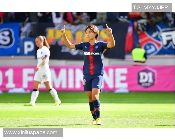 巴黎足球明星风采尽显精彩瞬间照片集锦与回忆分享